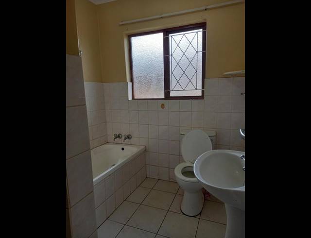 2 BEDROOM PROPERTY TO RENT IN BIRDSWOOD